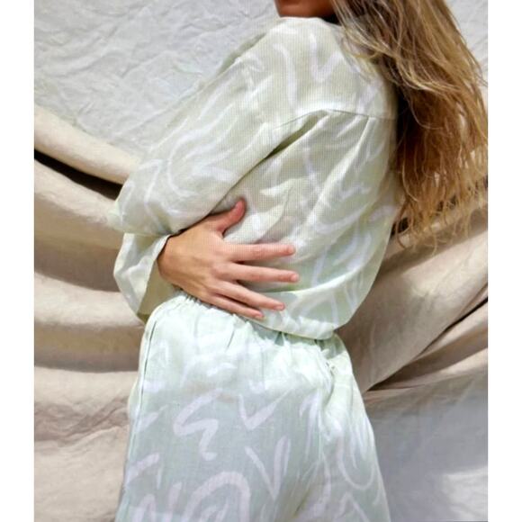 Stone Fox Swim Melba 100% Linen Shorts- Aloe Lines - size XS/S - Picture 4 of 7